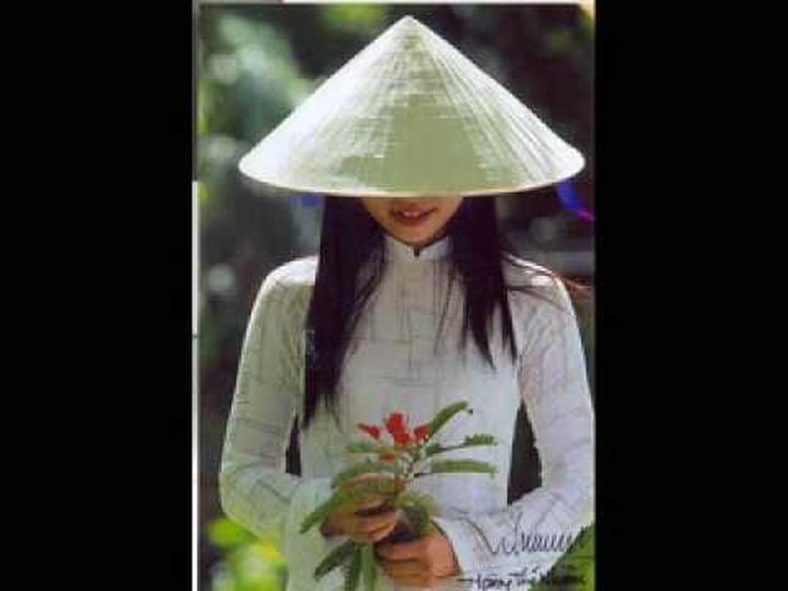 Nội dung: Mùa hè đang đầy vui vẻ với những xu hướng mới, và Huda Ice Twist đang chinh